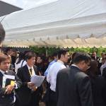 Agents queuing under the sun