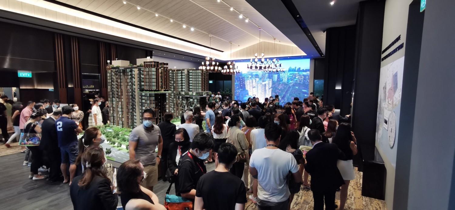 LIV@MB Sold more than 75% at an average of $2,387psf 1 LIV @ MB Showflat