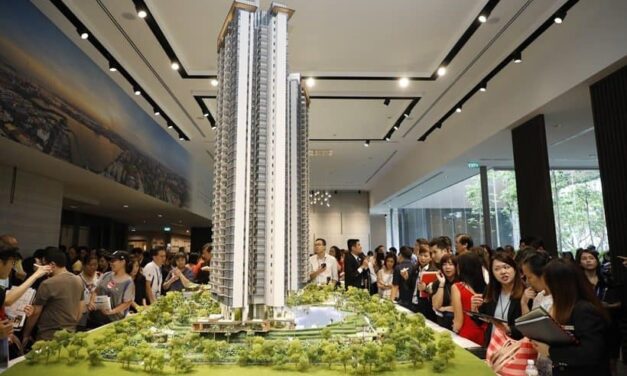 Long Queues At Twin Vew Showflat